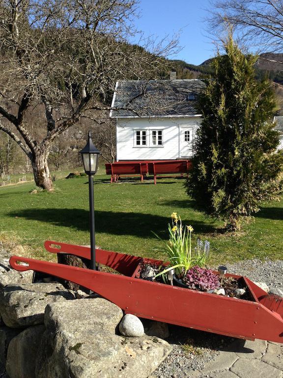 Hoiland Gard Gardshotellet Hjelmeland ภายนอก รูปภาพ