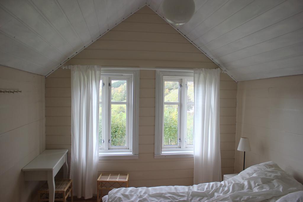 Hoiland Gard Gardshotellet Hjelmeland ห้อง รูปภาพ